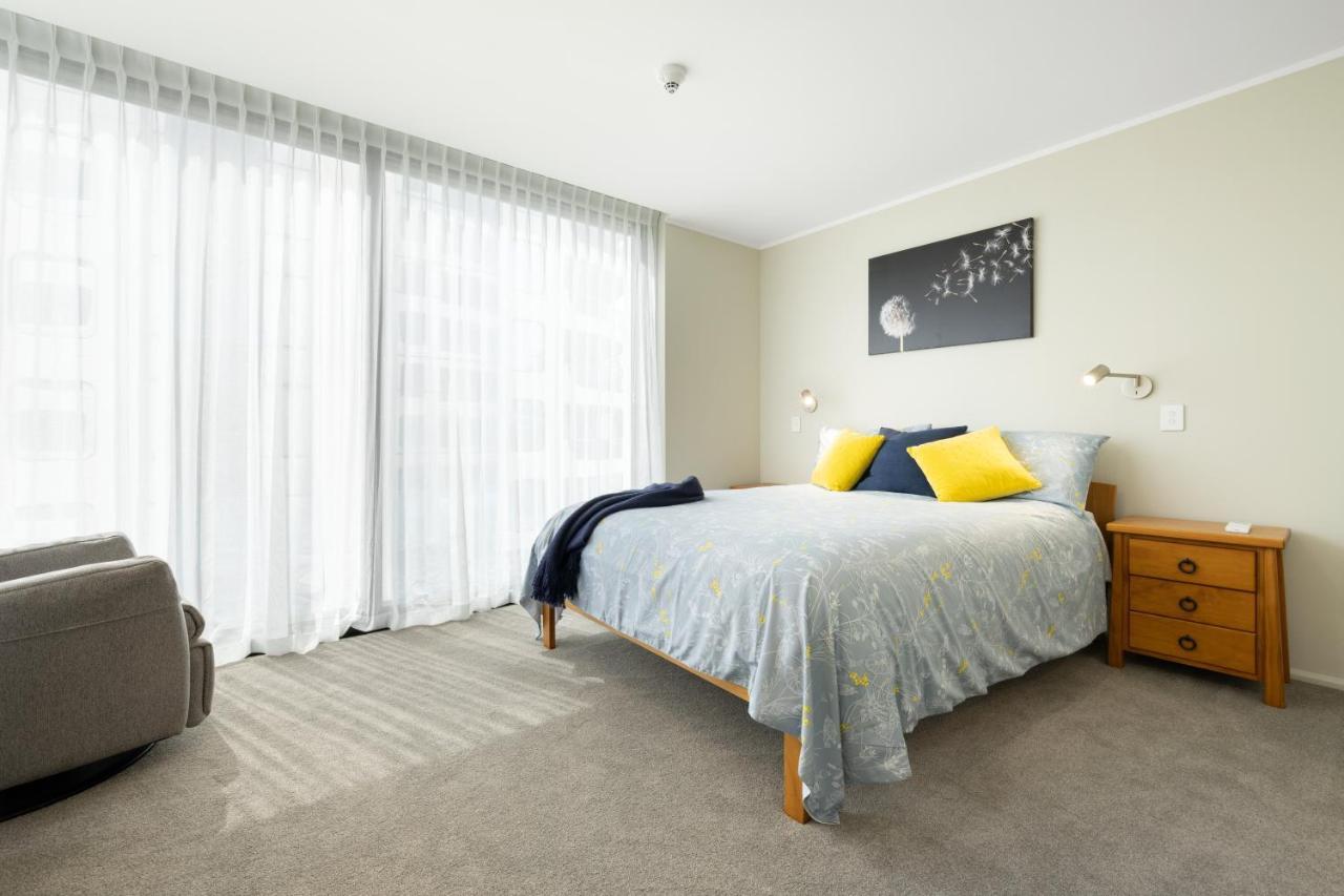 Spacious Oceanside Oasis Mount Maunganui Exterior photo